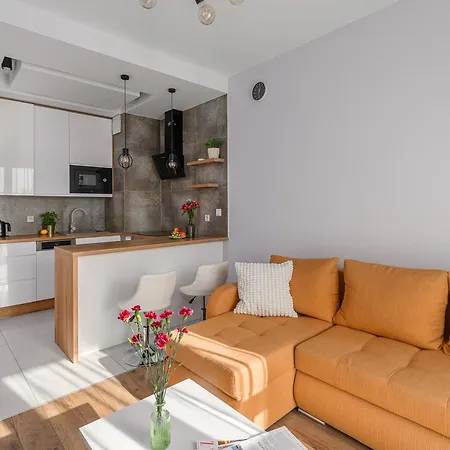 Shortstaypoland Urwana B149 * ורשה