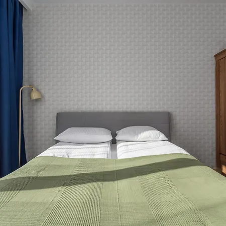 Shortstaypoland Urwana B149 * ורשה
